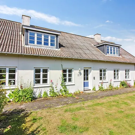 Gaesling - 1-6km From The Sea By Interhome *